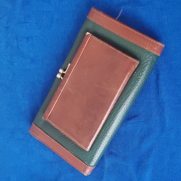 VTG 90s Dooney and Bourke Green Pebble Grain Wallet - Picture 2 of 14